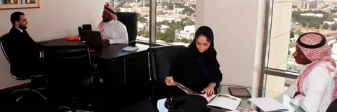 إحالة زبائن عبر الوكلاء والوسطاء