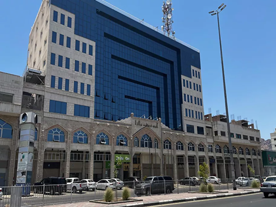 Abu Ouf Plaza in Madinah combines modern glass architecture with traditional design elements, offering Servcorp clients a prominent and culturally significant business address.
